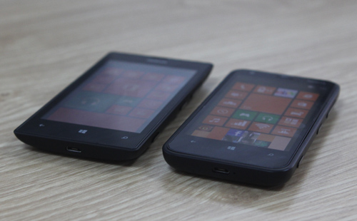 Lumia 520 giá rẻ so dáng với 'đàn anh' 620